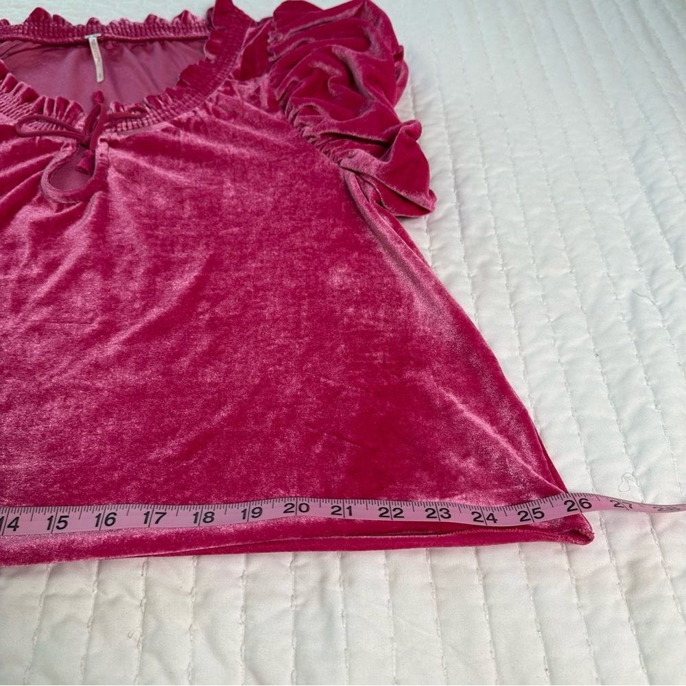 Free People Fuchsia Crop Top Terese Velvet Shorts Puff Sleeve Keyhole Tie Neck - Picture 5 of 16